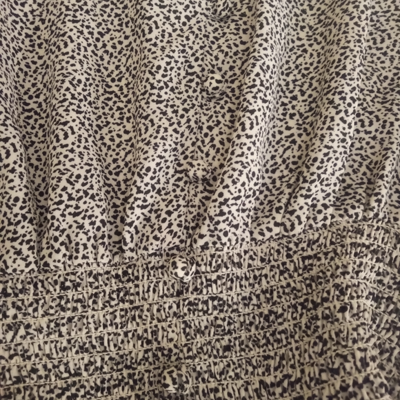 Sienna Sky Black and White Patterned Blouse  Pre-owned Good Condition Size Small - Picture 5 of 6